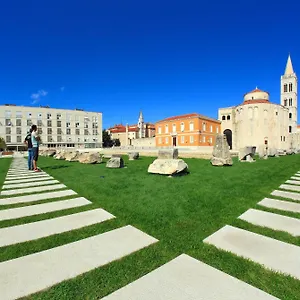 apartments-maruna.hotelinzadar.com/